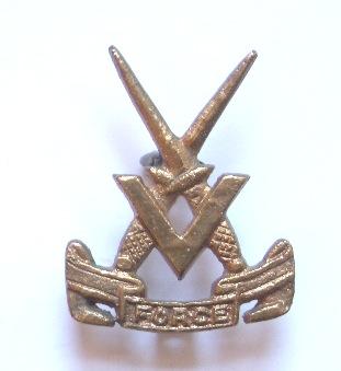 V Force scarce WW2 locally made cast brass Special Forces cap badge.