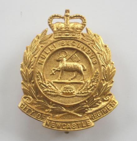 Australian City of Newcastle Regiment EIIR Slouch Hat Badge