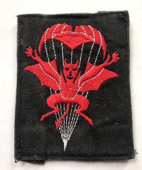 Parachute Regiment, Red Devils 1st pattern jump suit badge