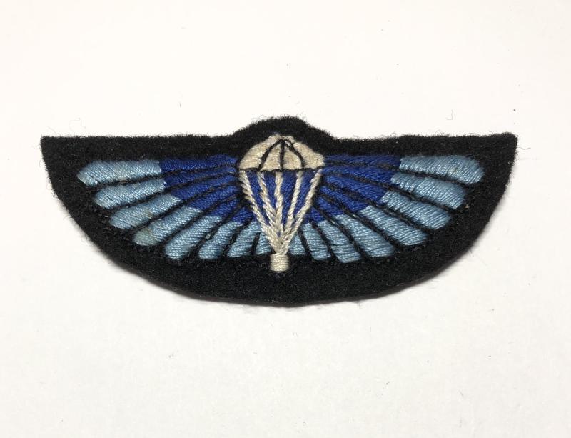 SAS WW2 Special Air Service 1944 pattern cloth parachute qualification/Operations wing badge.
