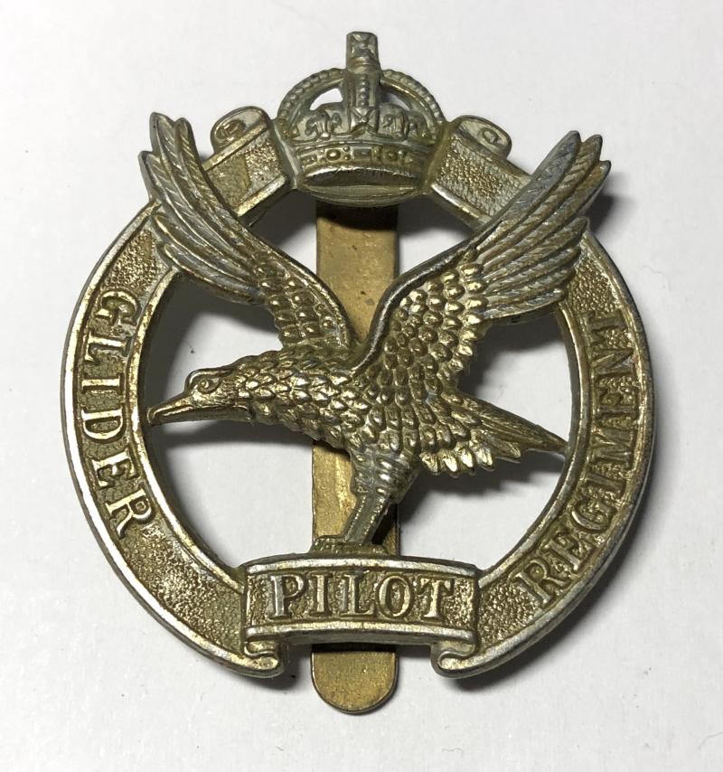 WW2 Glider Pilot Regiment beret badge by Firmin, London.