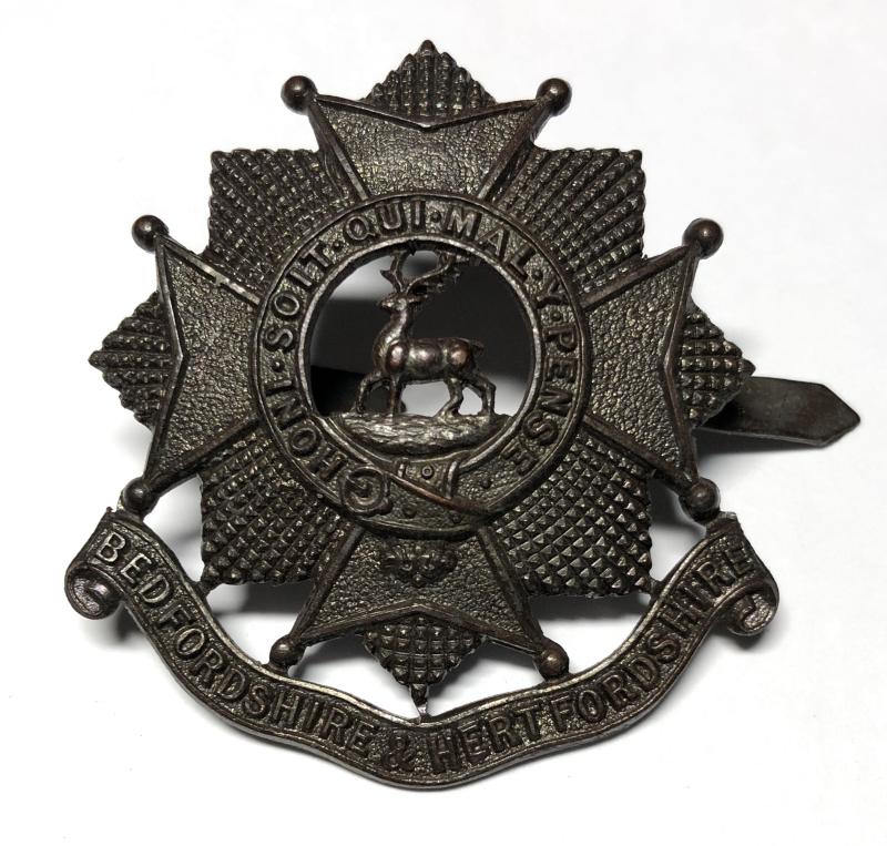 Befordshire & Hertfordshire WW2 OSD cap badge by Gaunt, London.