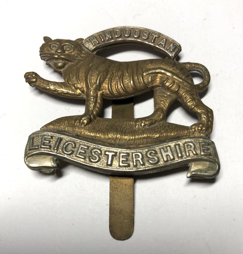 Leicestershire Regiment WW2 cap badge.