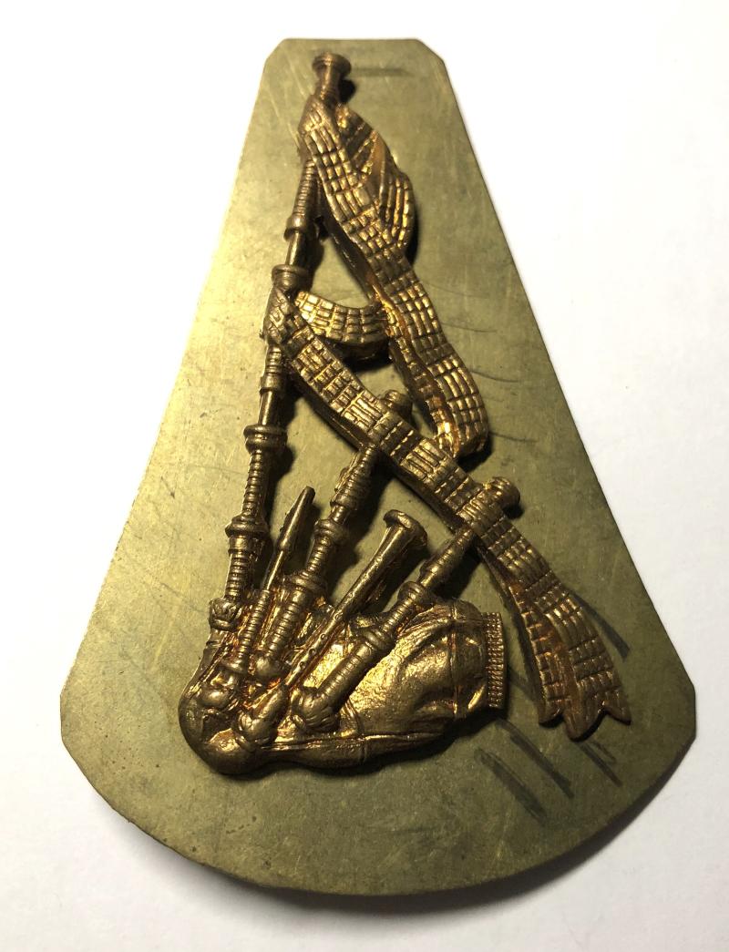 Scottish Military Piper's bagpipes sleeve badge.