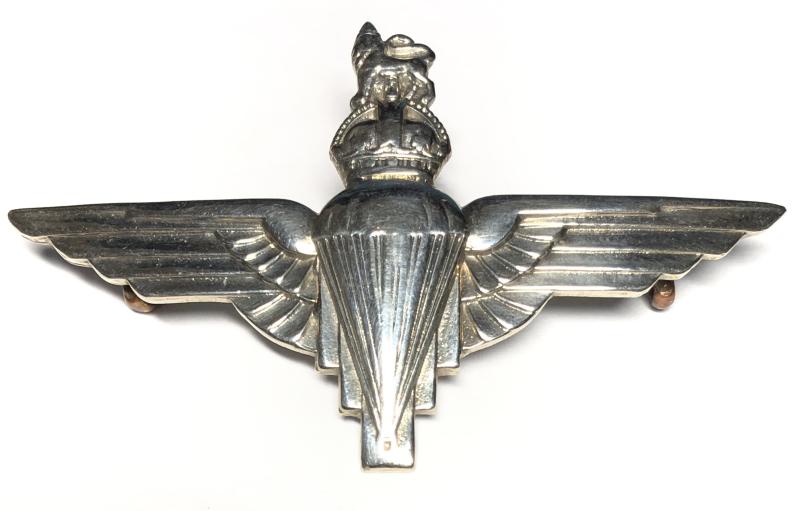 WW2 Parachute Regiment beret badge.