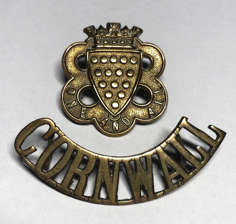 Duke of Cornwall’s Light Infantry collar badge & shoulder title.