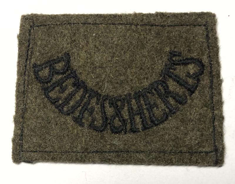 BEDFS & HERTS WW2 Bedfordshire & Hertfordshire Regiment slip-on shoulder title.