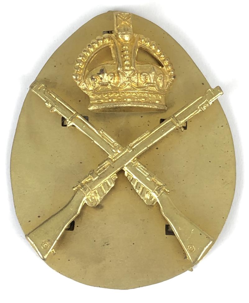 Crowned musketry prize sleeve badge.