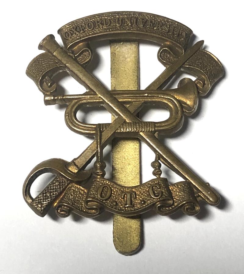 Oxford University OTC Cavalry Section cap badge.