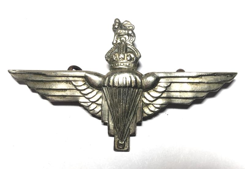 Parachute Regiment WW2 beret badge.