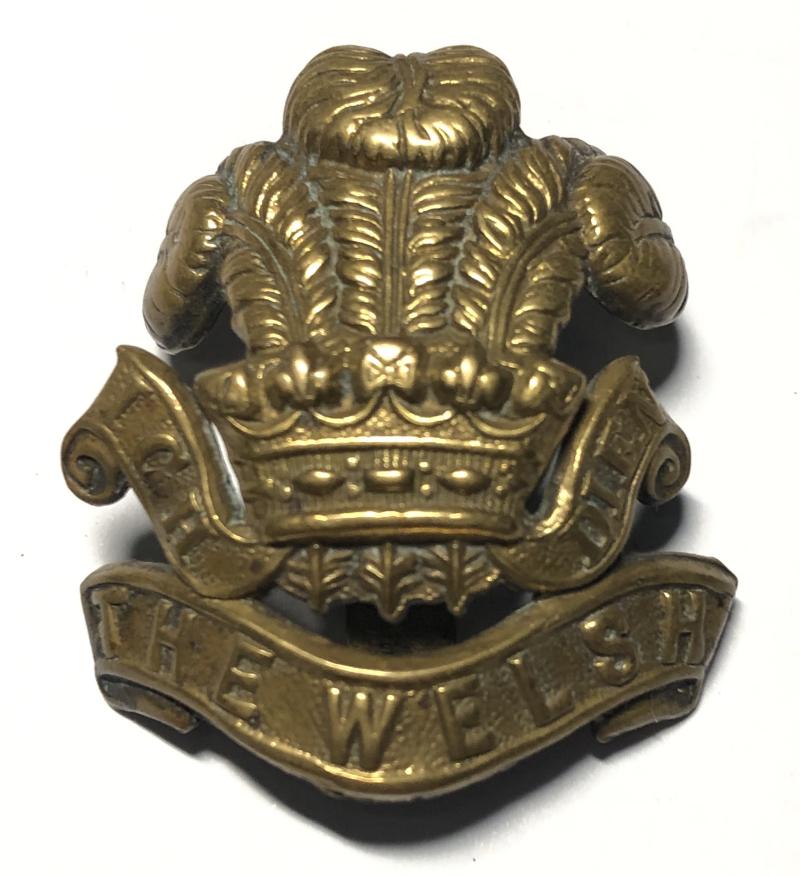 The Welsh Regiment WW1 all brass economy cap badge c. 1916-18.