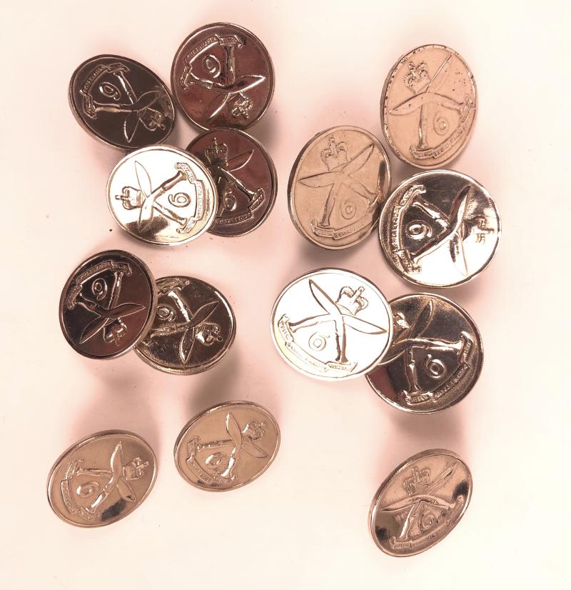 6th Queen Elizabeth's Own Gurkha Rifles buttons c. 1960-94.