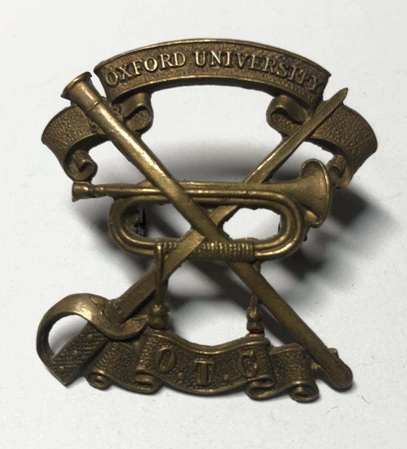 Oxford University OTC Cavalry Section cap badge.