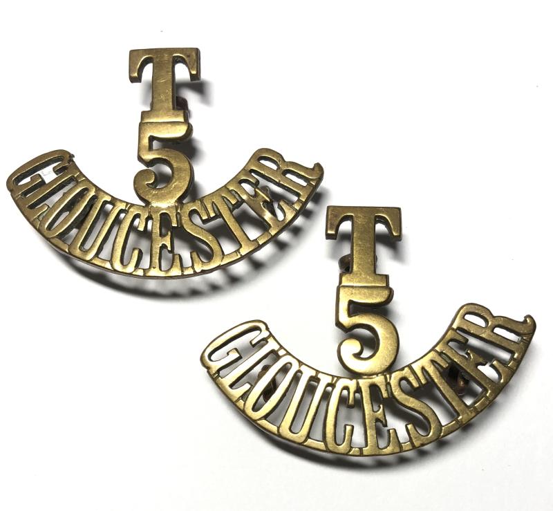 T / 5 / GLOUCESTER pair of shoulder titles c. 1908-20.