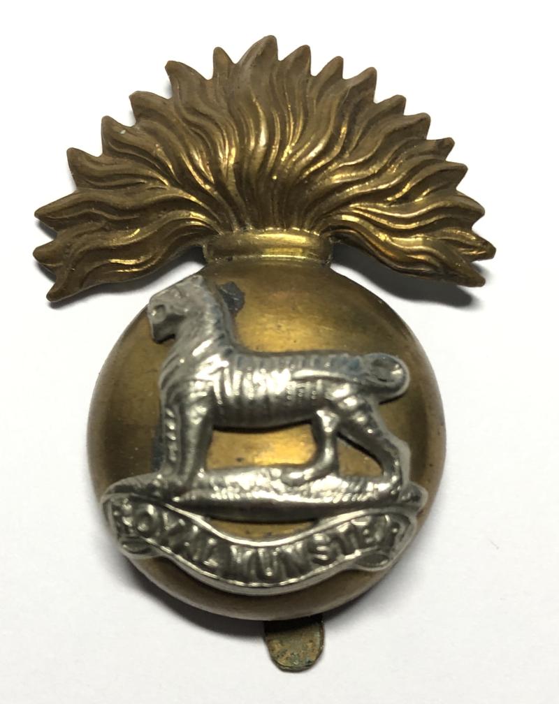 Royal Munster Fusiliers WW1 Irish cap badge.