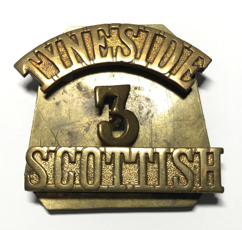 TYNESIDE / 3 / SCOTTISH Kitchener's Army metal shoulder title.