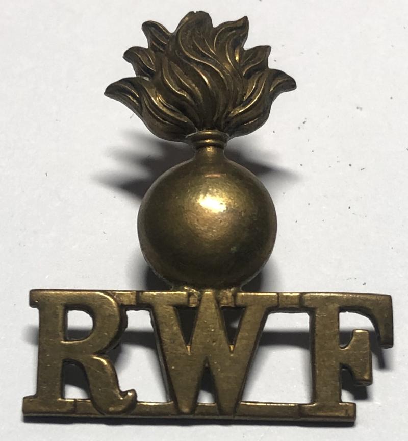 Grenade / RWF WW1 Royal Welsh Fusilers shoulder title.