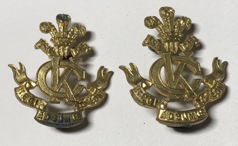 King's Colonials pair of Boer War collar badges.