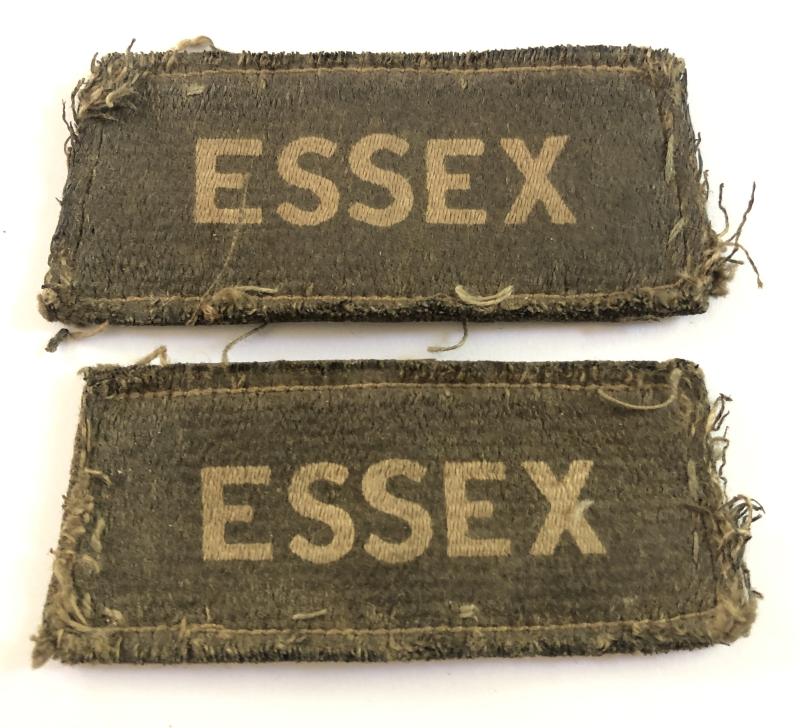 ESSEX WW1 pair of printed slip-on shoulder titles.