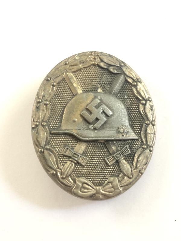 German Third Reich WW2 silver wound badge by Klein and Quenzer, Idar Oberstein).