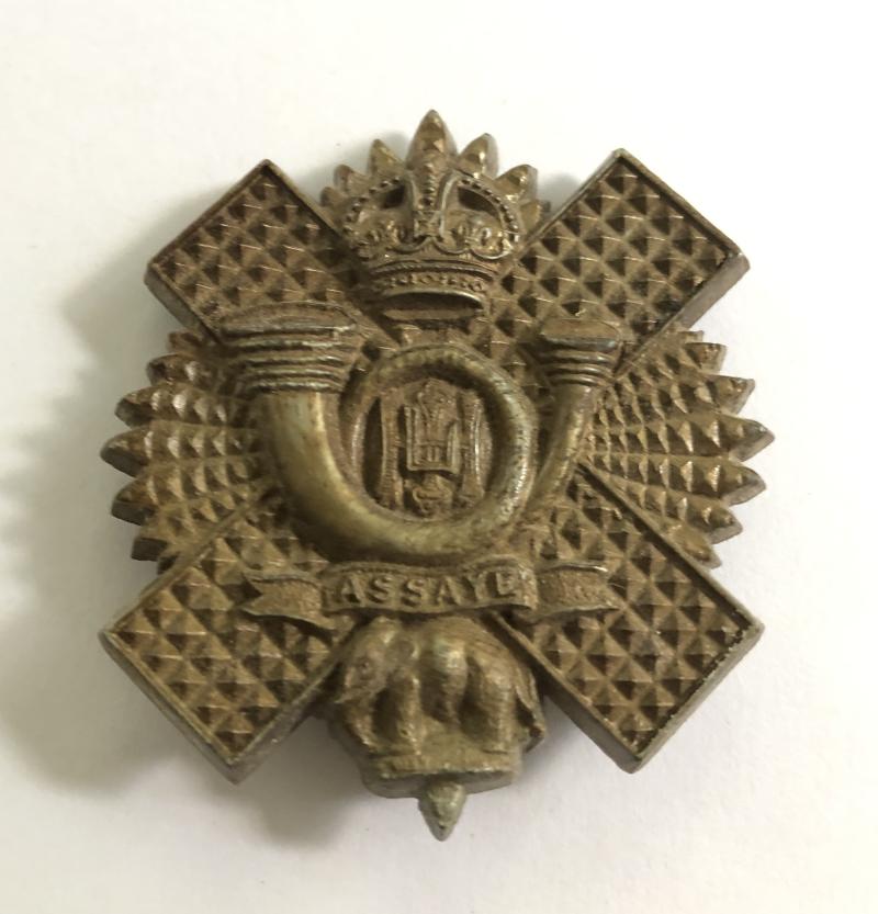 Highland Light Infantry WW2 plastic economy HLI glengarry badge.